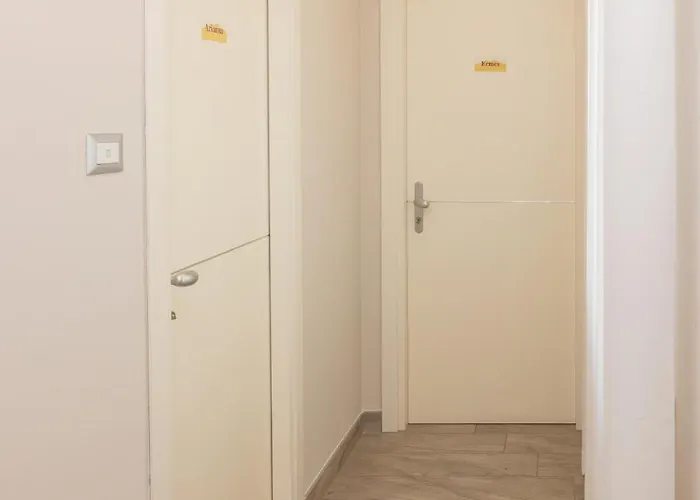 Domus Vettii Oda ve Kahvaltı Pompei